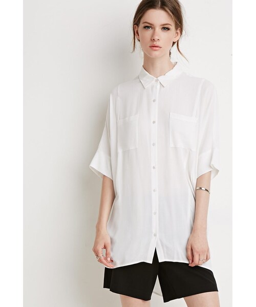 FOREVER 21（フォーエバー トゥエンティーワン）の「FOREVER 21 Oversized Button-Back Shirt（シャツ/ブラウス・レディース・White・X-Small/Small/Medium/Large）」の3枚目の写真
