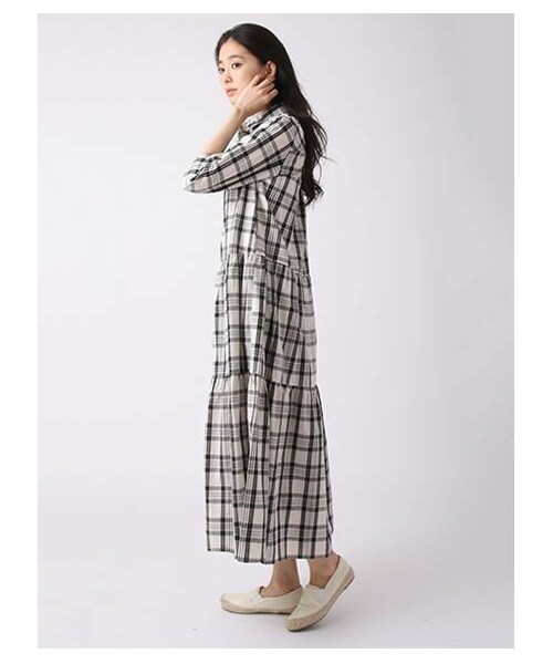 Green Parks fuuwa(グリーンパークスフーワ)の「・Aチェックマキシワンピース(ワンピース/ドレス・ブラック/レッド/ネイビー・F)」の5枚目の写真