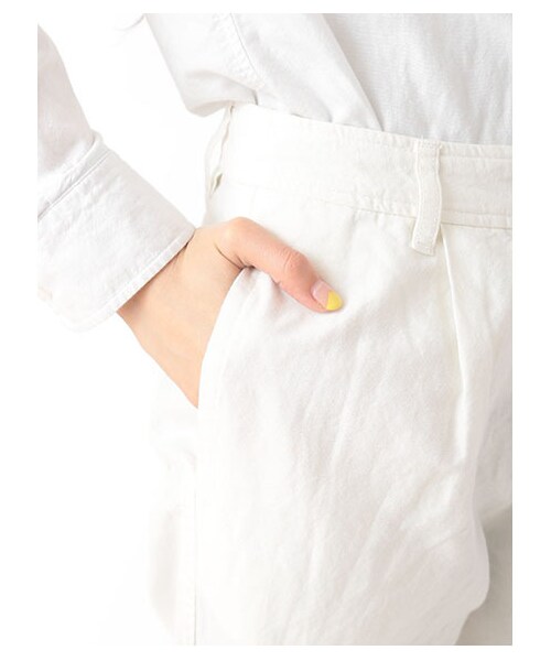 Samansa Mos2(サマンサ モスモス)の「綿麻テーパードパンツ 1401463-22-11-12(パンツ・オフホワイト/ベージュ/カーキ/ネイビー・M/L)」の9枚目の写真