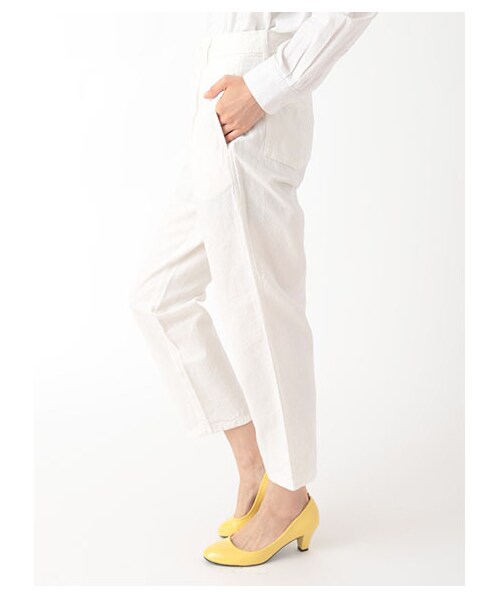 Samansa Mos2(サマンサ モスモス)の「綿麻テーパードパンツ 1401463-22-11-12(パンツ・オフホワイト/ベージュ/カーキ/ネイビー・M/L)」の6枚目の写真