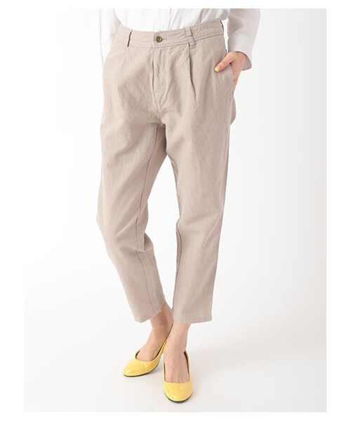 Samansa Mos2(サマンサ モスモス)の「綿麻テーパードパンツ 1401463-22-11-12(パンツ・オフホワイト/ベージュ/カーキ/ネイビー・M/L)」の2枚目の写真