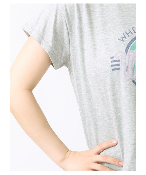 ehka sopo(エヘカソポ)の「天竺ロゴプリントTシャツ 1203001-22-13-11(トップス・オフホワイト/グレー/ブルー・M)」の8枚目の写真