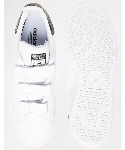 adidas(アディダス)の「adidas Originals Stan Smith with Faux Snakeskin Velcro Sneakers(スニーカー・レディース・White・US 10.5-EU 43 1/3 - US 10.5/US 6-EU 37 1/3 - US 6/US 6.5-EU 38 - US 6.5/US 8-EU 40 - US 8/US 9.5-EU 42 - US 9.5)」の3枚目の写真