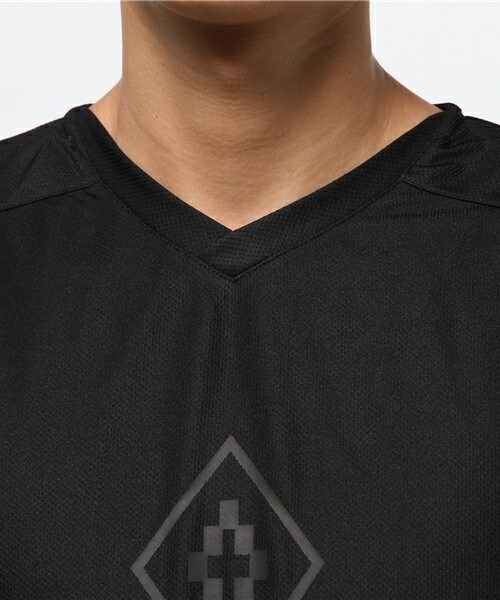 MARCELO BURLON(マルセロ・バーロン)の「marcelo burlon 『MISIONES』 トップス(Tシャツ/カットソー・メンズ・ブラック・MEDIUM/SMALL)」の5枚目の写真