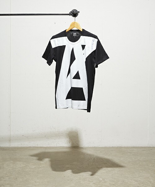 ANREALAGE（アンリアレイジ）の「ANREALAGE オーバーサイズロゴTシャツ 