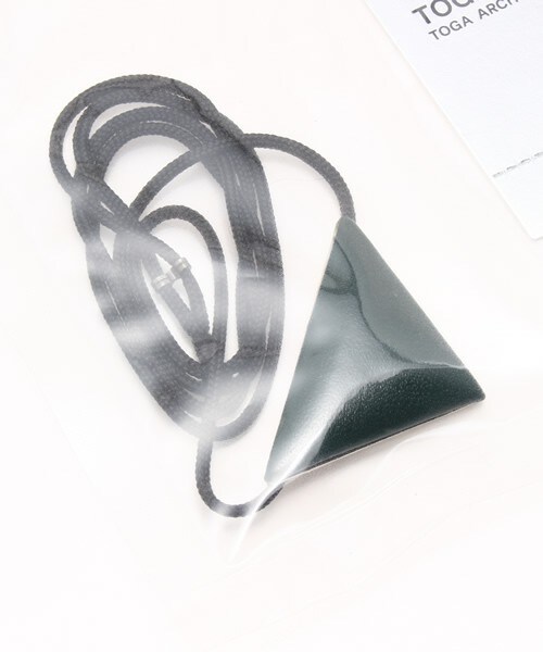 TOGA（トーガ）の「■別注■ TOGA×MIDWEST トライアングルネックレスM（ネックレス・レディース・ホワイト/ブラック/グリーン・FREE）」の10枚目の写真