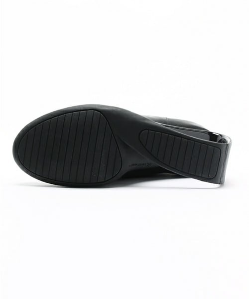 UNITED NUDE（ユナイテッドヌード）の「UNITED NUDE 『mobius