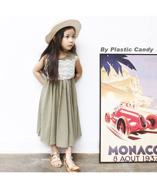 no brand(ノーブランド)の「*ラスト1*最新作*PLASTIC CANDY レースマキシワンピース カーキ《90》(ワンピース・キッズ・その他)」の4枚目の写真