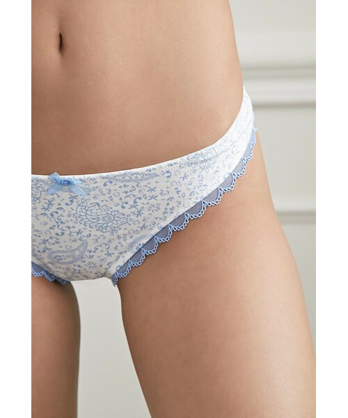 FOREVER 21（フォーエバー トゥエンティーワン）の「レースペイズリーランジェリーセット（パンツ・レディース・BLUE/CREAM・36D + L/32A + S/32B + S/32C + S/34A + M/34B + M/34C + M/34D + M/36B + L/36C + L）」の4枚目の写真