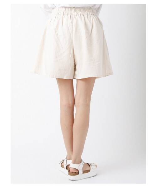 E hyphen world gallery（イーハイフンワールドギャラリー）の「・タックハーフキュロットパンツ（パンツ・オフホワイト/ベージュ・F）」の5枚目の写真