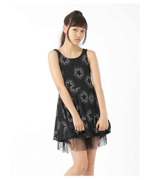 E hyphen world gallery（イーハイフンワールドギャラリー）の「・スターフィット&フレアワンピース（ワンピース/ドレス・オフホワイト/ブラック/サックスブルー・XS/S/M）」の2枚目の写真