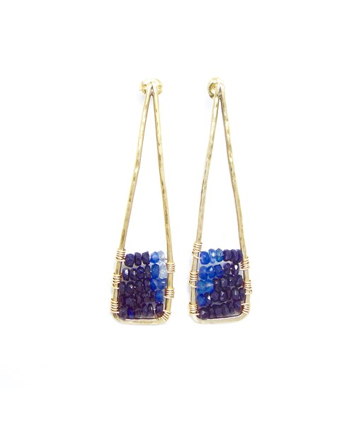 R B WOLVES（アービーウォルブス）の「Blue sapphire acute earring 