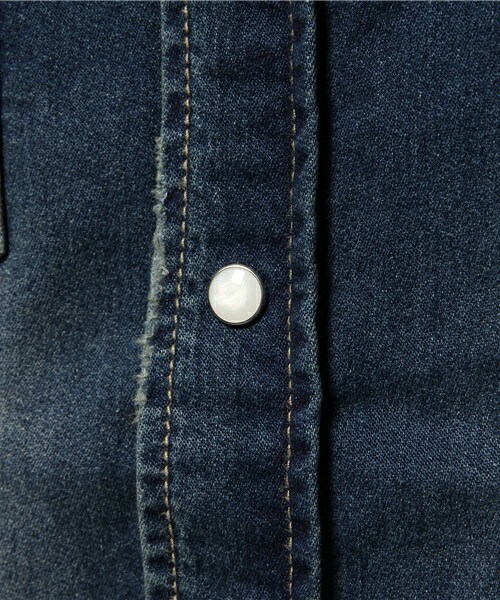 RATTLE TRAP（ラトルトラップ）の「ジャージーデニムシャツ【クラッシュリメイク】（シャツ/ブラウス・メンズ・ブルー・MEDIUM/LARGE/LL）」の9枚目の写真