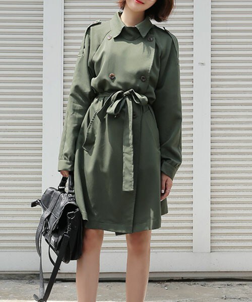 DHOLIC（ディーホリック）の「ミリタリーカラートレンチコート（トレンチコート・レディース・ベージュ/カーキ・FREE）」の2枚目の写真