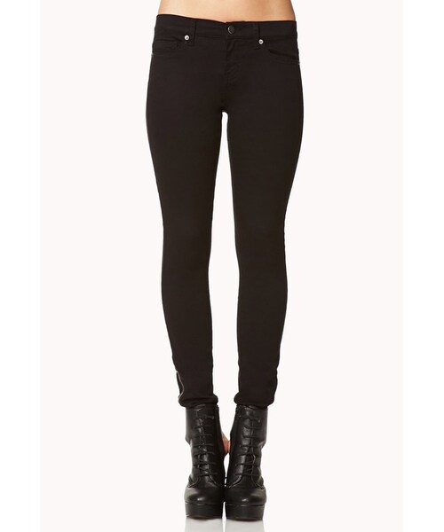 FOREVER 21（フォーエバー トゥエンティーワン）の「FOREVER 21 Colored Zippered Skinny Jeans（デニムパンツ・レディース・Black/White/Purple/Blue/Yellow・26/27/28/30）」の10枚目の写真