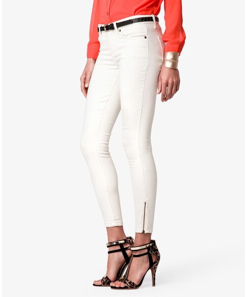 FOREVER 21（フォーエバー トゥエンティーワン）の「FOREVER 21 Colored Zippered Skinny Jeans（デニムパンツ・レディース・Black/White/Purple/Blue/Yellow・26/27/28/30）」の5枚目の写真