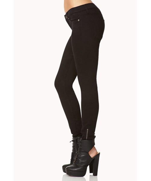 FOREVER 21（フォーエバー トゥエンティーワン）の「FOREVER 21 Colored Zippered Skinny Jeans（デニムパンツ・レディース・Black/White/Purple/Blue/Yellow・26/27/28/30）」の14枚目の写真