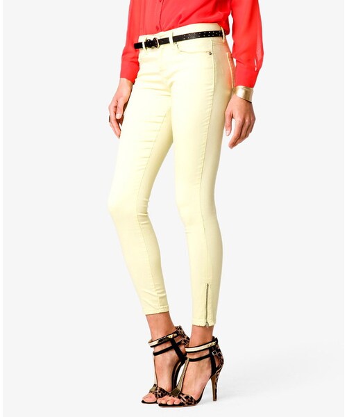 FOREVER 21（フォーエバー トゥエンティーワン）の「FOREVER 21 Colored Zippered Skinny Jeans（デニムパンツ・レディース・Black/White/Purple/Blue/Yellow・26/27/28/30）」の6枚目の写真