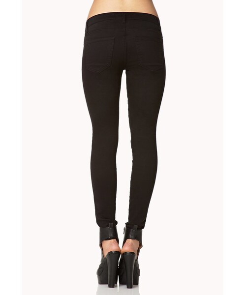 FOREVER 21（フォーエバー トゥエンティーワン）の「FOREVER 21 Colored Zippered Skinny Jeans（デニムパンツ・レディース・Black/White/Purple/Blue/Yellow・26/27/28/30）」の21枚目の写真