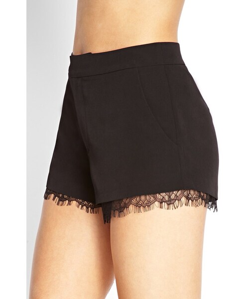 FOREVER 21(フォーエバー トゥエンティーワン)の「FOREVER 21 Lace-Trimmed Woven Shorts(その他パンツ・レディース・Black・Medium/Large)」の2枚目の写真