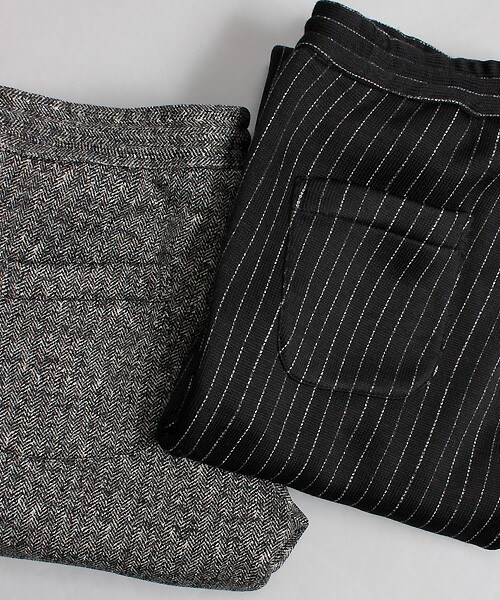 ESSENTIAL GARMENT MEN'S BIGI（エッセンシャルガーメントメンズビギ）の「【長谷川博己さん着用 メンズジョーカー12月号P91掲載】フリーススウェットパンツ/クラシック柄プリント（その他パンツ・メンズ・ブラック/チャコールグレー/グレー・MEDIUM/LARGE）」の17枚目の写真