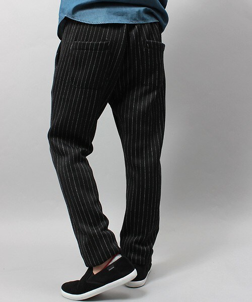 ESSENTIAL GARMENT MEN'S BIGI（エッセンシャルガーメントメンズビギ）の「【長谷川博己さん着用 メンズジョーカー12月号P91掲載】フリーススウェットパンツ/クラシック柄プリント（その他パンツ・メンズ・ブラック/チャコールグレー/グレー・MEDIUM/LARGE）」の7枚目の写真