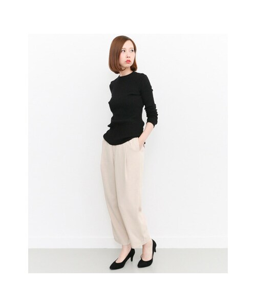 KBF（ケイビーエフ）の「BIGタックパンツ（パンツ・レディース・IVORY/D.GREEN/BLACK・36/38）」の7枚目の写真