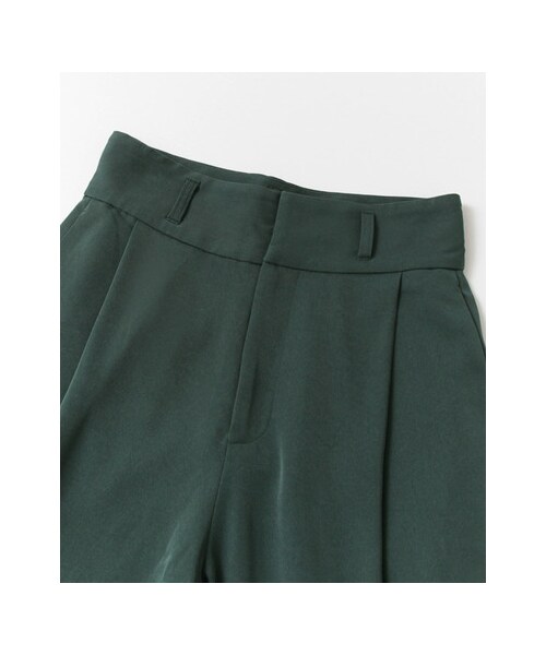 KBF（ケイビーエフ）の「BIGタックパンツ（パンツ・レディース・IVORY/D.GREEN/BLACK・36/38）」の13枚目の写真