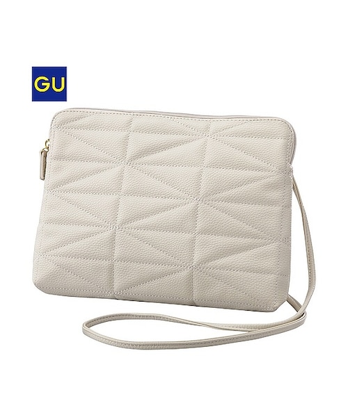 GU（ジーユー）の「（GU）キルティングクラッチショルダーバッグ（WOMEN ⁄ バッグ・レディース・WINE/NATURAL/BLACK/NAVY・-）」の4枚目の写真