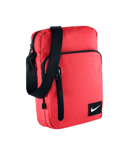 NIKE（ナイキ）の「ナイキ コア スモール アイテム II バッグ（アクセサリー＆ギア > バッグ・メンズ・ディープピューター/ブラック/ホワイト/ブライトクリムゾン/ブラック/ホワイト/ブリゲードブルー/ブラック/ホワイト・ONE SIZE）」の3枚目の写真