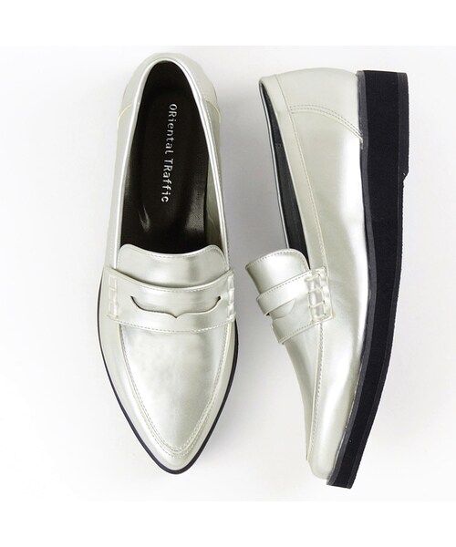 ORiental TRaffic（オリエンタルトラフィック）の「厚底ポインテッドローファー（シューズ・レディース・ブラック/レッド/シルバー・34/35/36/37/38/39/40/41/42）」の3枚目の写真