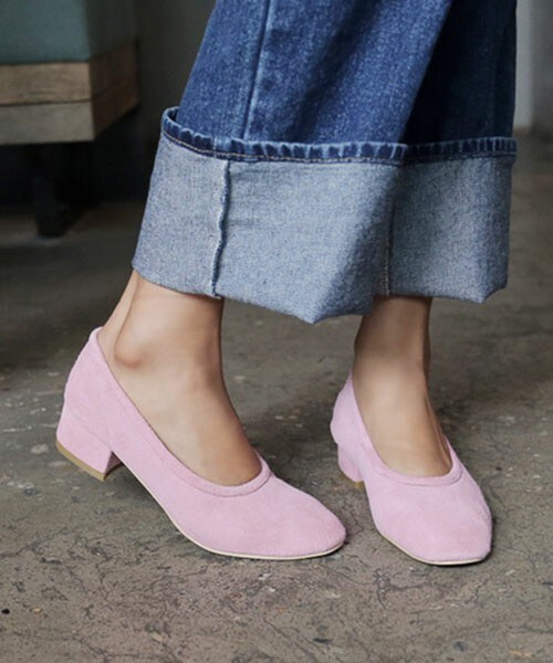 DHOLIC（ディーホリック）の「スエードミドルヒールシューズ（パンプス・レディース・キャメル/ピンク/グレーベージュ/ブラック・230/235/240/245/250）」の4枚目の写真