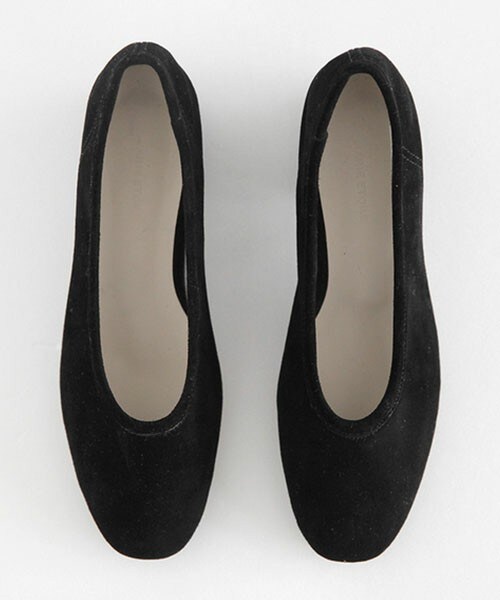 DHOLIC（ディーホリック）の「スエードミドルヒールシューズ（パンプス・レディース・キャメル/ピンク/グレーベージュ/ブラック・230/235/240/245/250）」の2枚目の写真