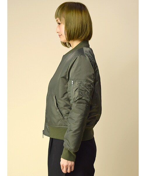 w closet（ダブルクローゼット）の「【予約】中綿入りリバーシブルMA-1（ジャケット/アウター・レディース・カーキ/ブラック・FREE）」の4枚目の写真