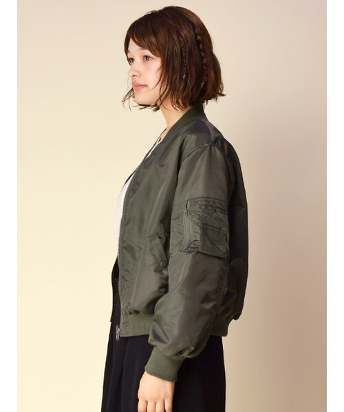 w closet（ダブルクローゼット）の「リバーシブルMA-1（ジャケット/アウター・レディース・カーキ/ブラック・FREE）」の4枚目の写真