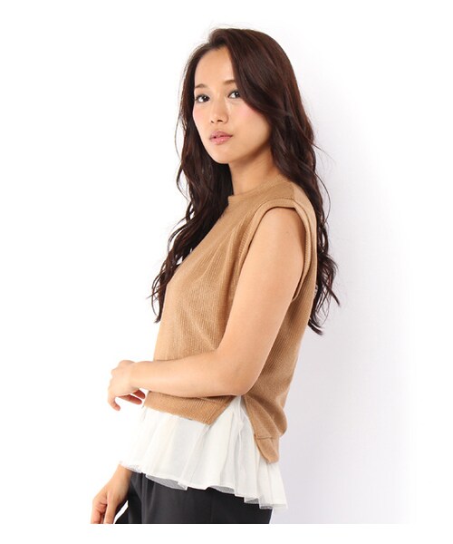 mysty woman（ミスティウーマン）の「裾チュール度違い天竺ノースリーブ（トップス・レディース・オフホワイト/グレー/キャメル/ブラック）」の6枚目の写真