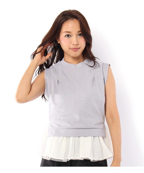 mysty woman（ミスティウーマン）の「裾チュール度違い天竺ノースリーブ（トップス・レディース・オフホワイト/グレー/キャメル/ブラック）」の3枚目の写真