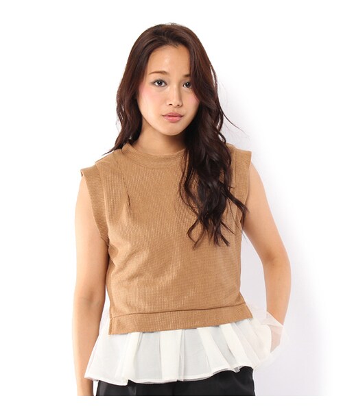 mysty woman（ミスティウーマン）の「裾チュール度違い天竺ノースリーブ（トップス・レディース・オフホワイト/グレー/キャメル/ブラック）」の4枚目の写真