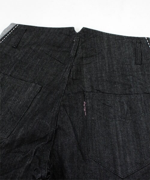 RNA（アールエヌエー）の「サドルステッチテーパードパンツ（パンツ・レディース・ブラックデニム/ブルーデニム・S/M）」の9枚目の写真