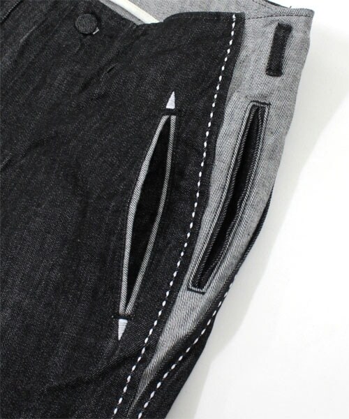 RNA（アールエヌエー）の「サドルステッチテーパードパンツ（パンツ・レディース・ブラックデニム/ブルーデニム・S/M）」の8枚目の写真