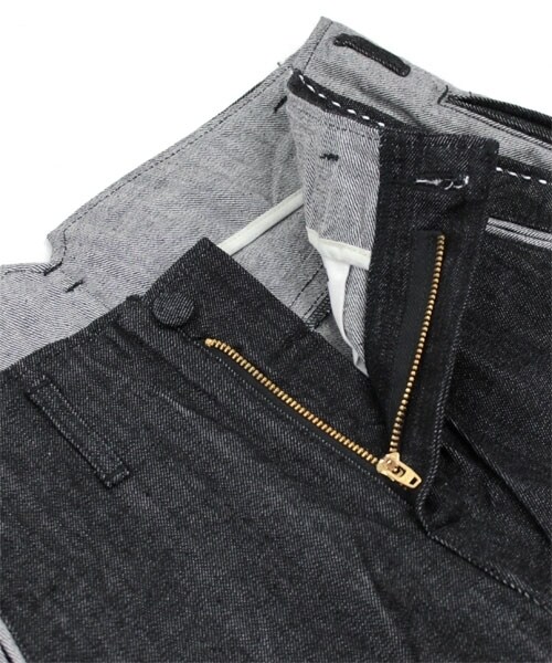 RNA（アールエヌエー）の「サドルステッチテーパードパンツ（パンツ・レディース・ブラックデニム/ブルーデニム・S/M）」の6枚目の写真