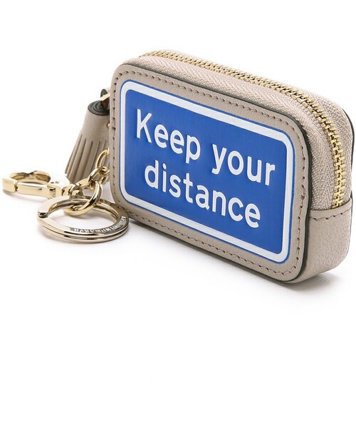 Anya Hindmarch（アニヤハインドマーチ）の「Anya Hindmarch Keep Your Distance Bag Charm（チャーム）」 WEAR