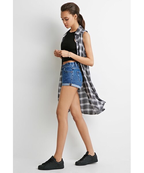 FOREVER 21(フォーエバー トゥエンティーワン)の「FOREVER 21 Cuffed Denim Shorts(その他パンツ・レディース・Blue・24/25/26/28/29)」の2枚目の写真
