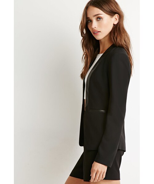 FOREVER 21（フォーエバー トゥエンティーワン）の「フェイクレザートリムジャケット（ジャケット/アウター・レディース・BLACK/CREAM・Small/Medium/Large）」の6枚目の写真