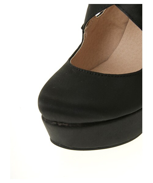 E hyphen world gallery Bon Bon（イーハイフンワールドギャラリーボンボン）の「Satin Ballerina Wedge Shoes（シューズ・オフホワイト/ブラック・S/M/L）」の7枚目の写真
