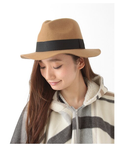 E hyphen world gallery(イーハイフンワールドギャラリー)の「ツバ長フェルトハット(帽子・ブラック/キャメル・F)」の9枚目の写真