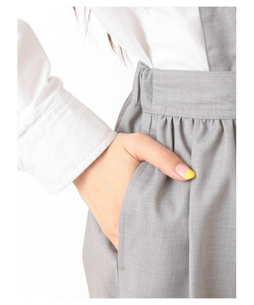 E hyphen world gallery（イーハイフンワールドギャラリー）の「【Special Price】サスペンダー付ギャザーパンツ（パンツ・アイボリー/杢ライトグレー/ブラック）」の9枚目の写真