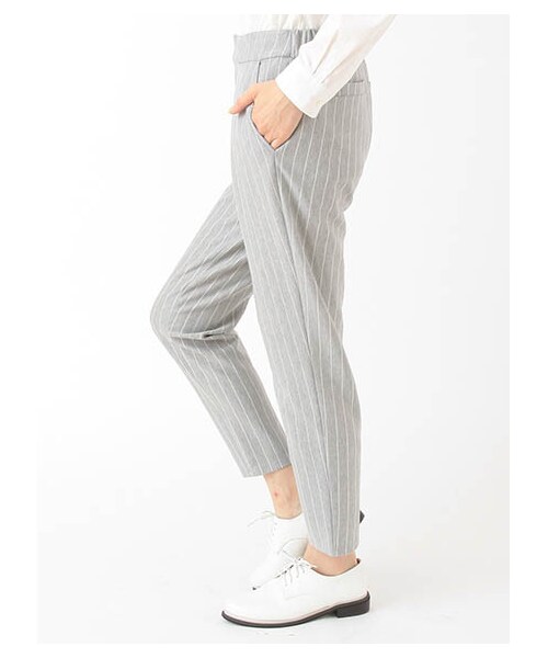 E hyphen world gallery(イーハイフンワールドギャラリー)の「TR C&Sテーパードパンツ(パンツ・ライトグレー/ネイビー)」の4枚目の写真