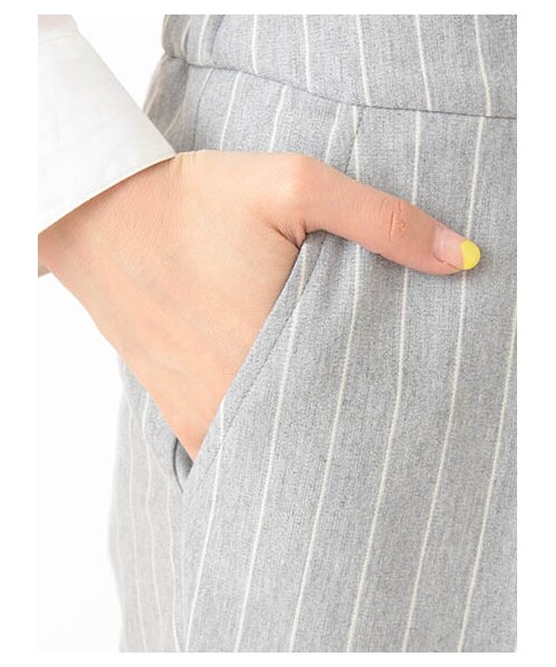 E hyphen world gallery(イーハイフンワールドギャラリー)の「TR C&Sテーパードパンツ(パンツ・ライトグレー/ネイビー)」の8枚目の写真