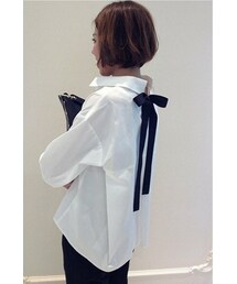 Deuxieme Classe（ドゥーズィエムクラス）の「バックグログラン